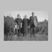 035-0048 Eltern und Schwester Lisbeth von Franz Andres .JPG